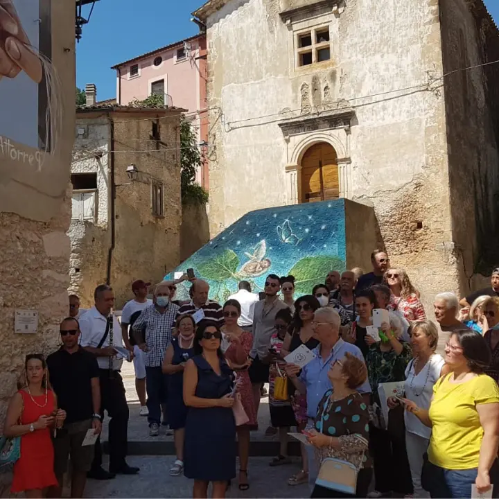 Inaugurato a Mendicino il \"Museo Urbano della Seta all'aperto\"