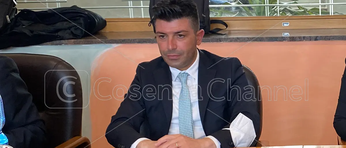 Cosenza, Spadafora: «Costanzo inesperto. Sui Tributi ho documentazioni precise»
