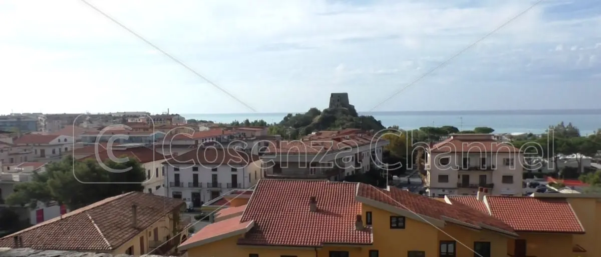 Chiusura aeroporto privato di Scalea, scoppia la polemica