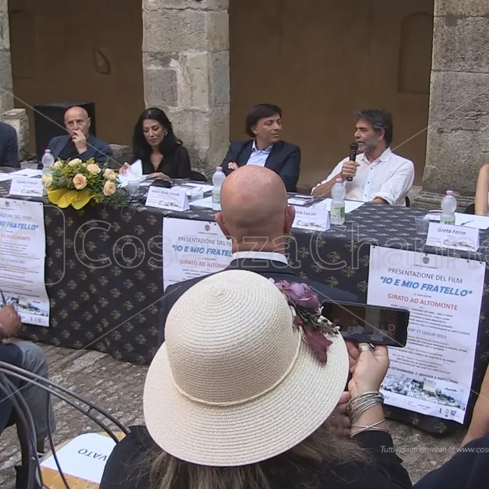 \"Io e mio fratello\", presentata ad Altomonte la pellicola di Luca Lucini (VIDEO)