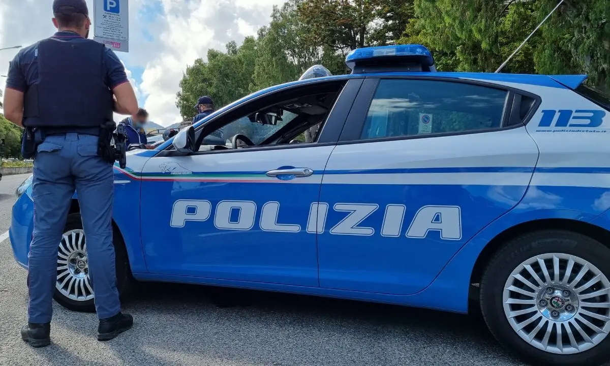 Falsi contratti di lavoro per i migranti, arrestato un imprenditore
