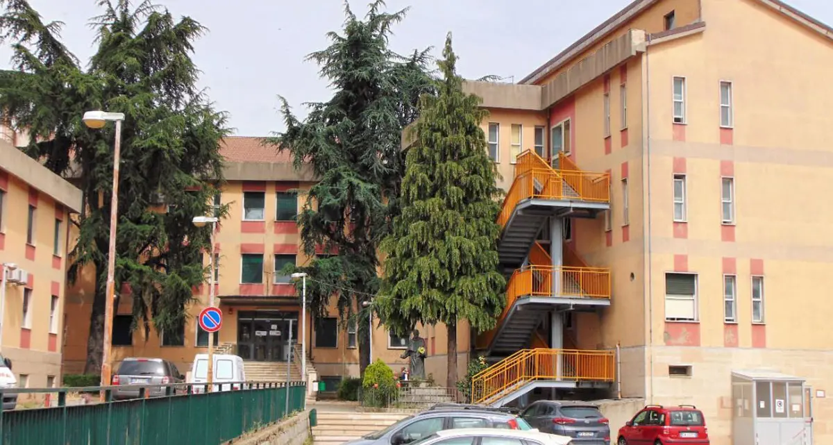 Ospedale di San Giovanni in Fiore, allarme anestesisti: metà con contratti scaduti\n