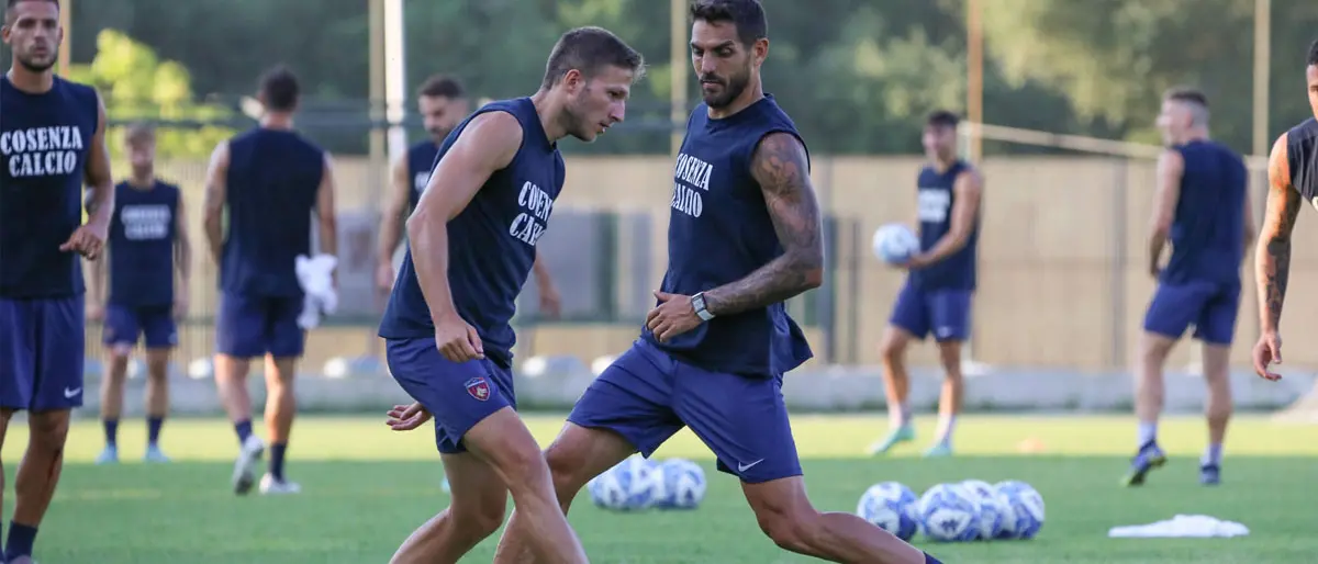 Benevento-Cosenza, dubbi in difesa ed a centrocampo per Dionigi