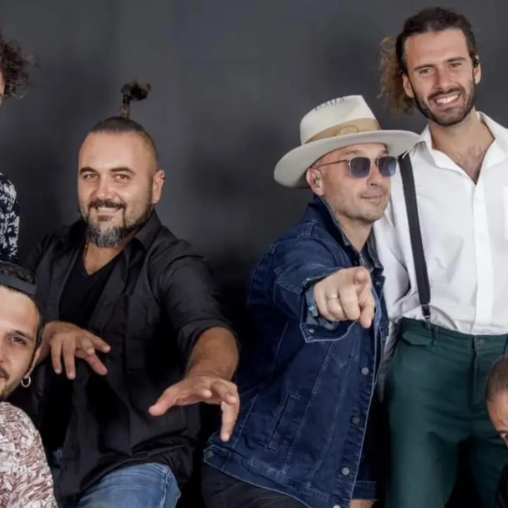 Domani sera Bastianich e la Terza Classe a San Giovanni in Fiore nell'estate Florense
