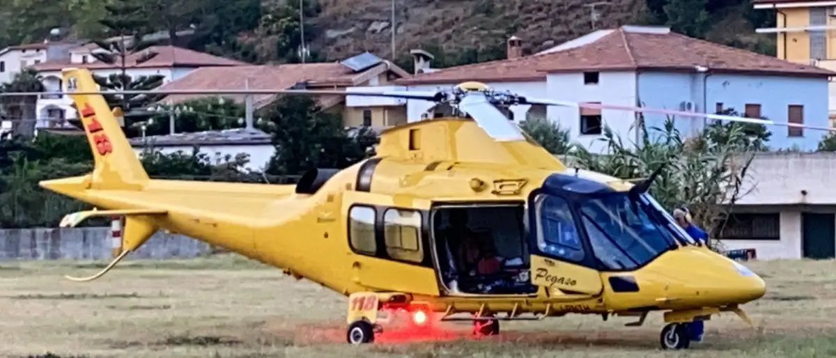 Avverte un malore mentre gioca a Padel, a Fuscaldo interviene l'elisoccorso
