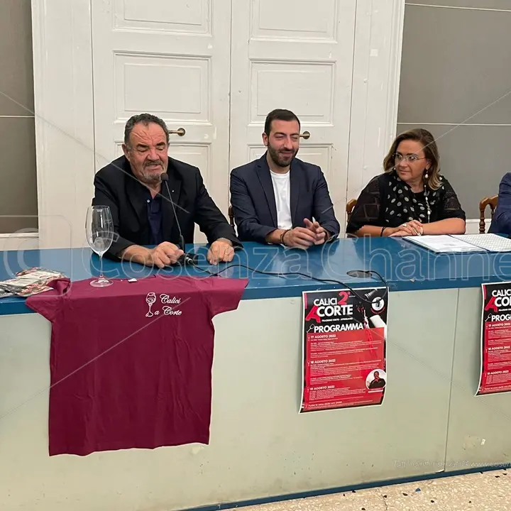 \"Calici a Corte\", tre giorni di eventi enogastronomici ad Aprigliano. Lo chef Barbieri: «Ripartiamo alla grande» (VIDEO)
