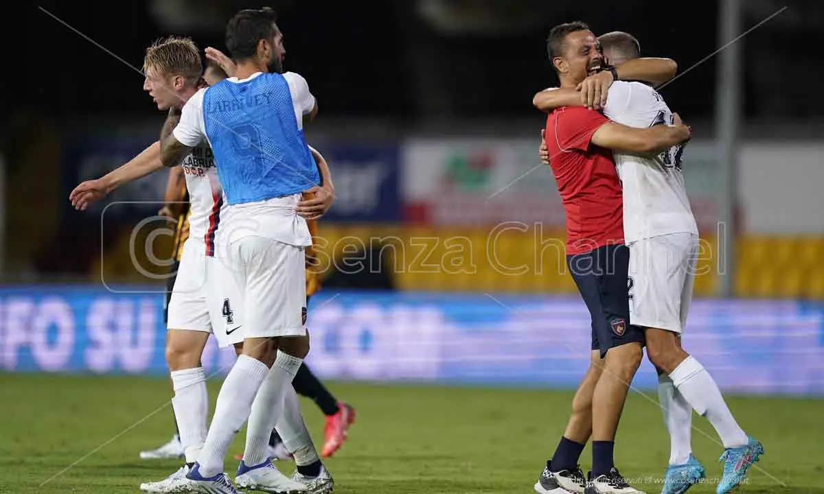 Cosenza, con il Como è caccia al primo gol dell'anno...nel primo tempo