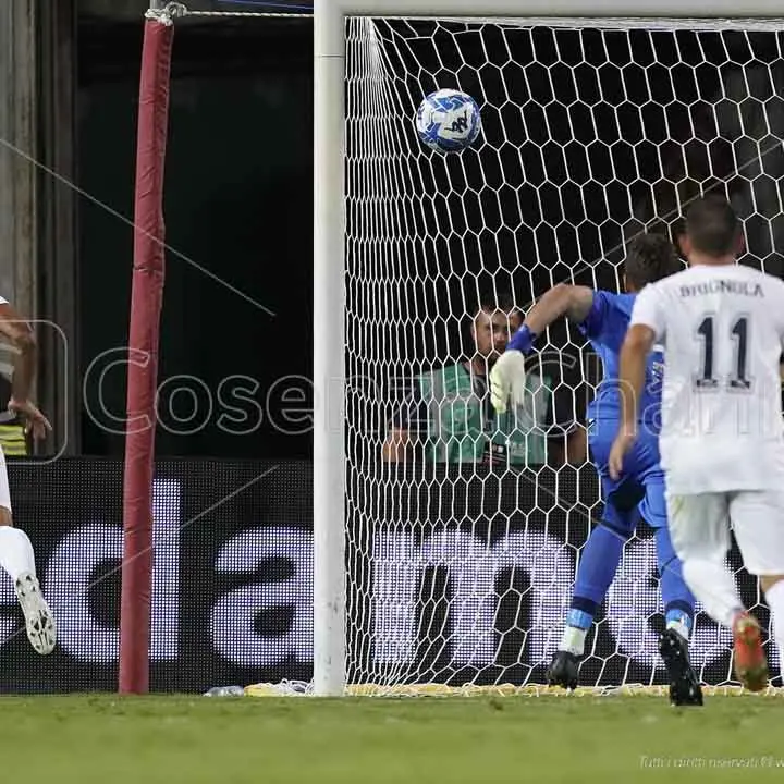 <p>Verso Benevento-Cosenza, precedenti in salita: Larrivey firmò l’ultimo acuto rossoblù</p>