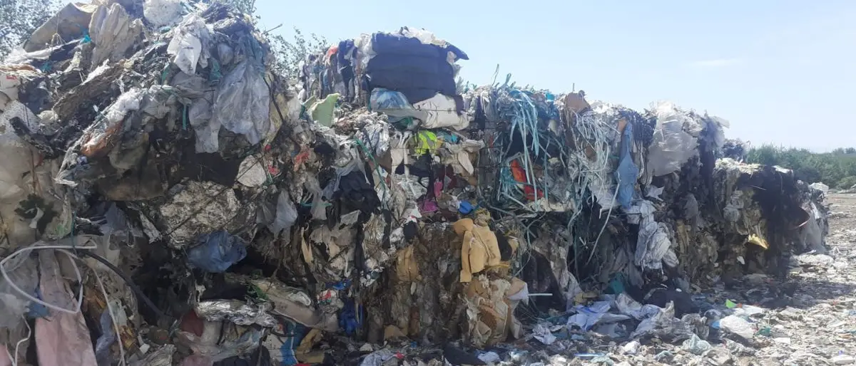 Villapiana, incendio tra i rifiuti \"non urbani\" sotto sequestro: cittadini chiedono chiarezza