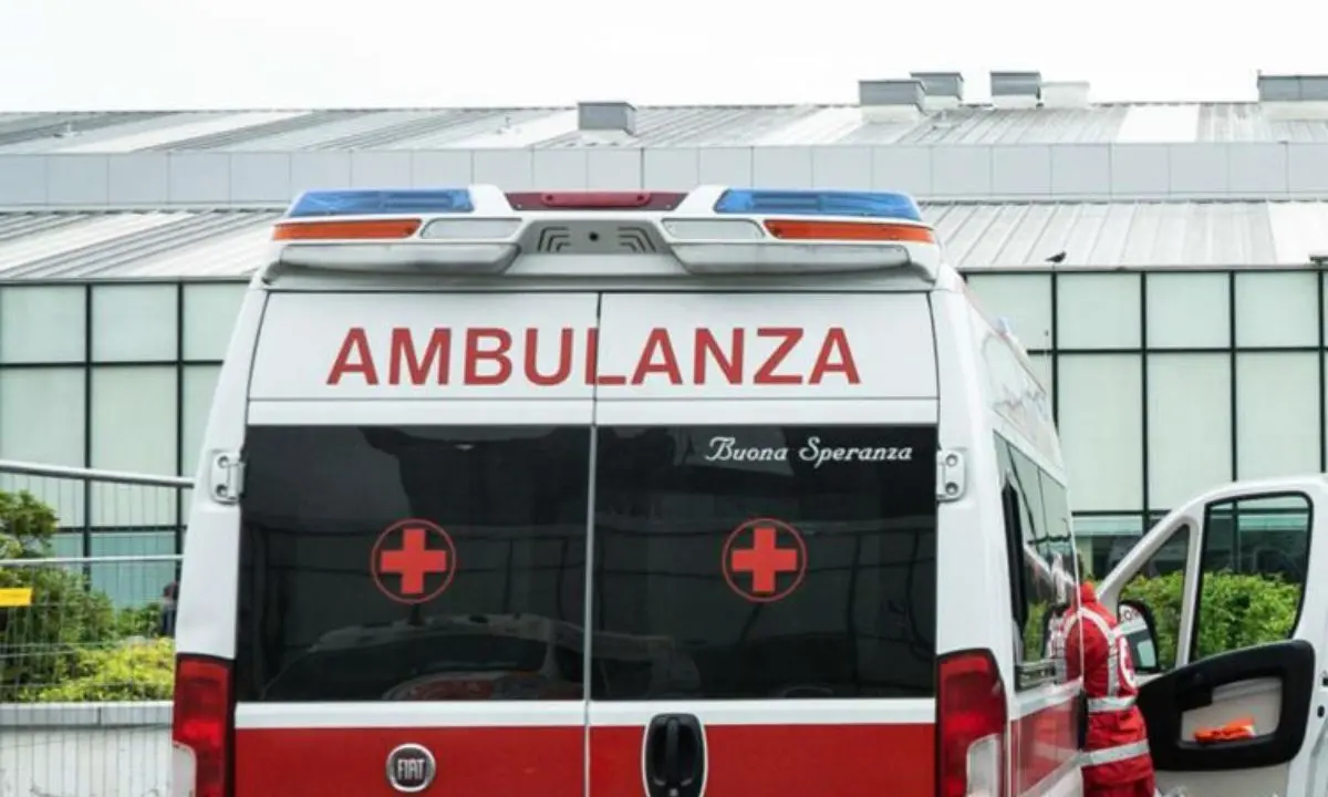 Ambulanze senza medici, l’Asp di Cosenza ci mette una toppa «ma è peggio del buco»