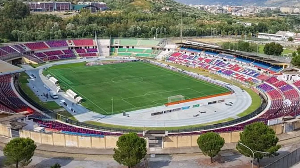 Chiusura Tribuna B e Tribuna Rao Stadio San Vito Marulla, la versione della Società Cosenza Calcio