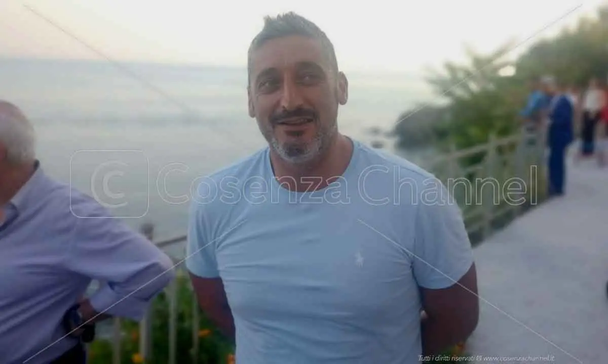 Cosenza, Gemmi e Guarascio in sintonia. Il ds relaziona al patron sul tecnico