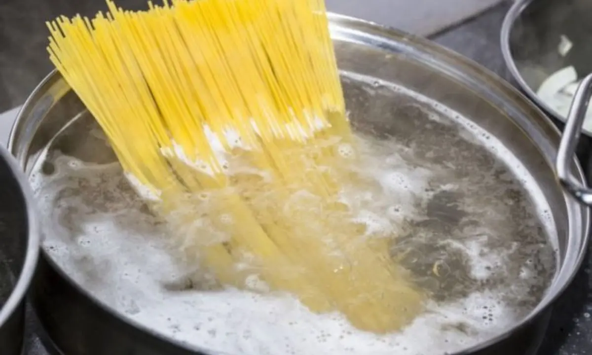Caro energia, come cucinare la pasta risparmiando sul gas