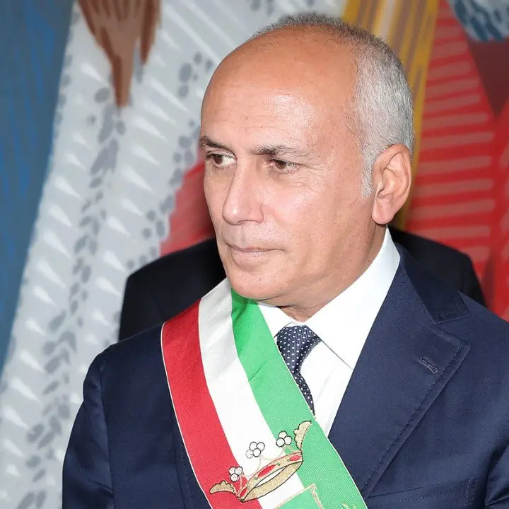 Enzo Noce, il cordoglio di Caruso per la scomparsa: «Protagonista dell'offerta culturale di Cosenza»