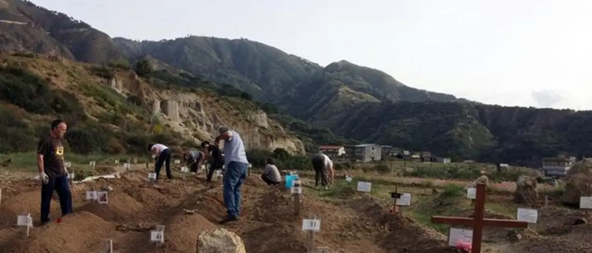 Tarsia, il cimitero dei migranti sarà completato: «Parola di Occhiuto»