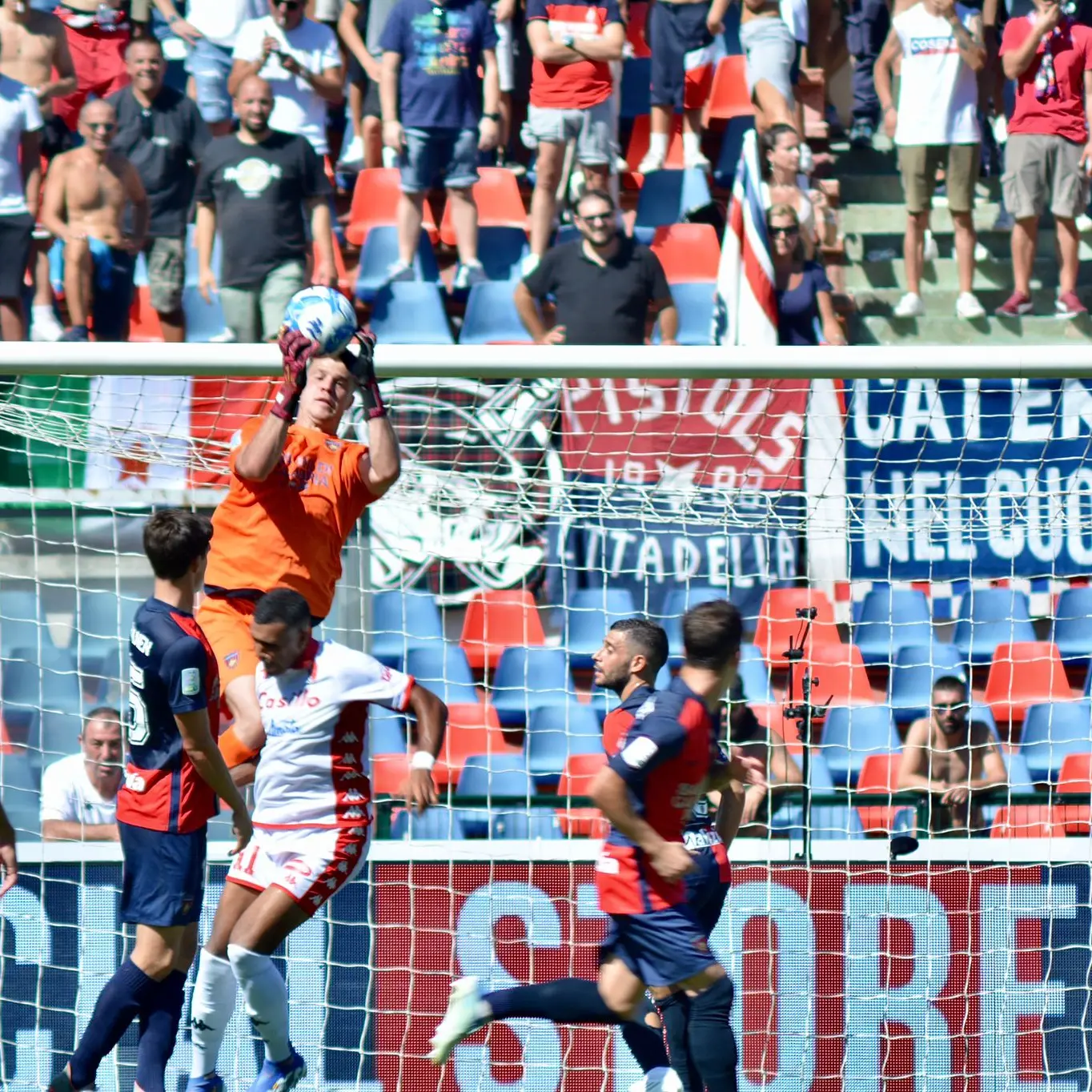 Cosenza-Bari (0-1): decide Cheddira. Il tabellino del match