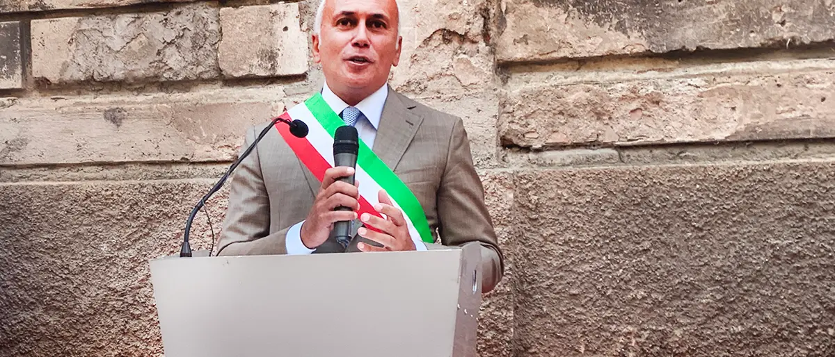 Caruso agli Occhiuto: «Le foto del Senatore una confessione». E sul capodanno...