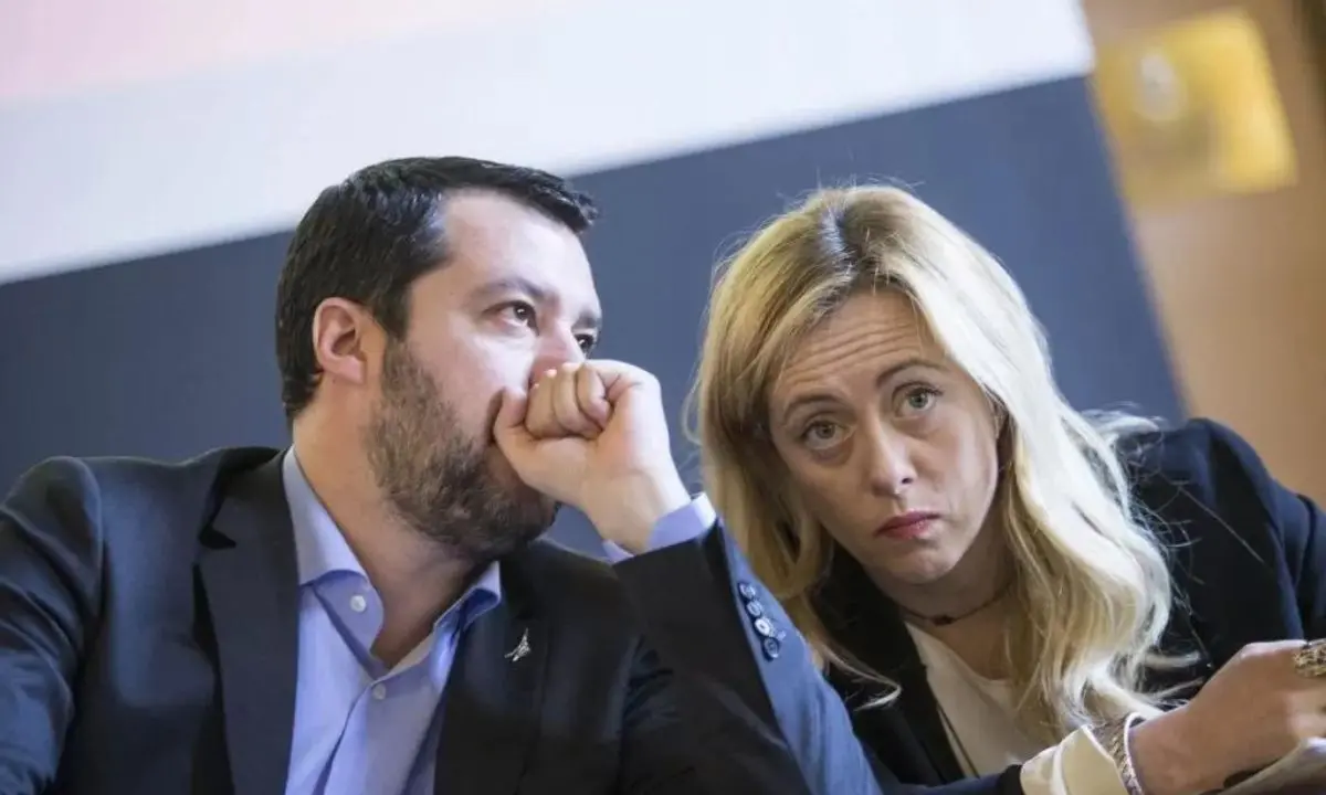 Centrodestra diviso su scostamento di bilancio: botta e risposta Meloni-Salvini