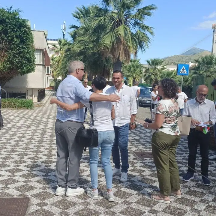 Scalea, scarsa partecipazione alla protesta contro il caro bollette