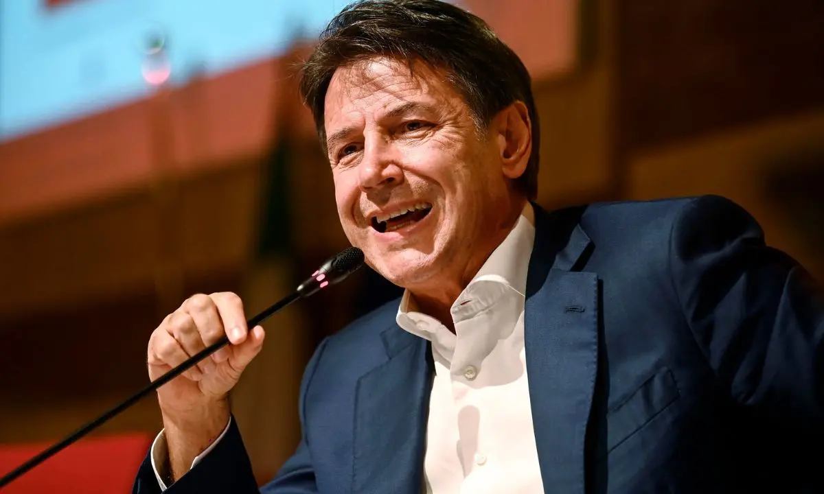 Conte replica a Draghi: «Da lui nessuna strategia sul gas»