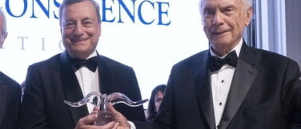Draghi premiato a New York come statista dell'anno