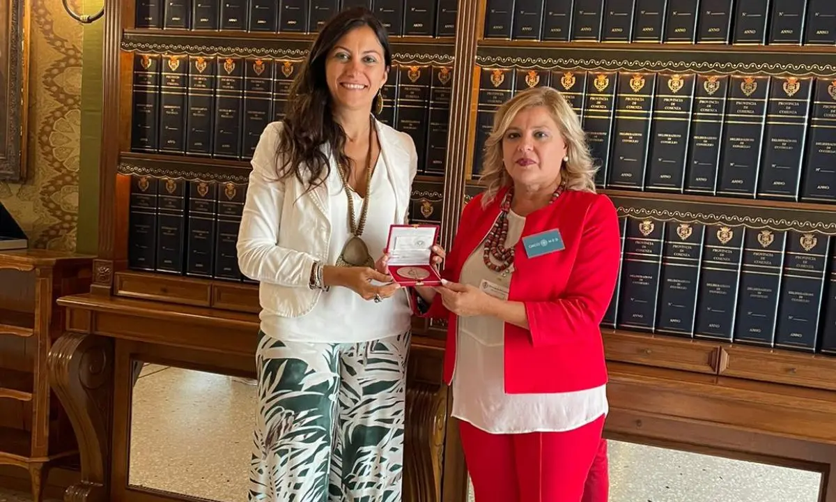 Rosaria Succurro ha ricevuto l'Associazione Oncomed in segno di solidarietà
