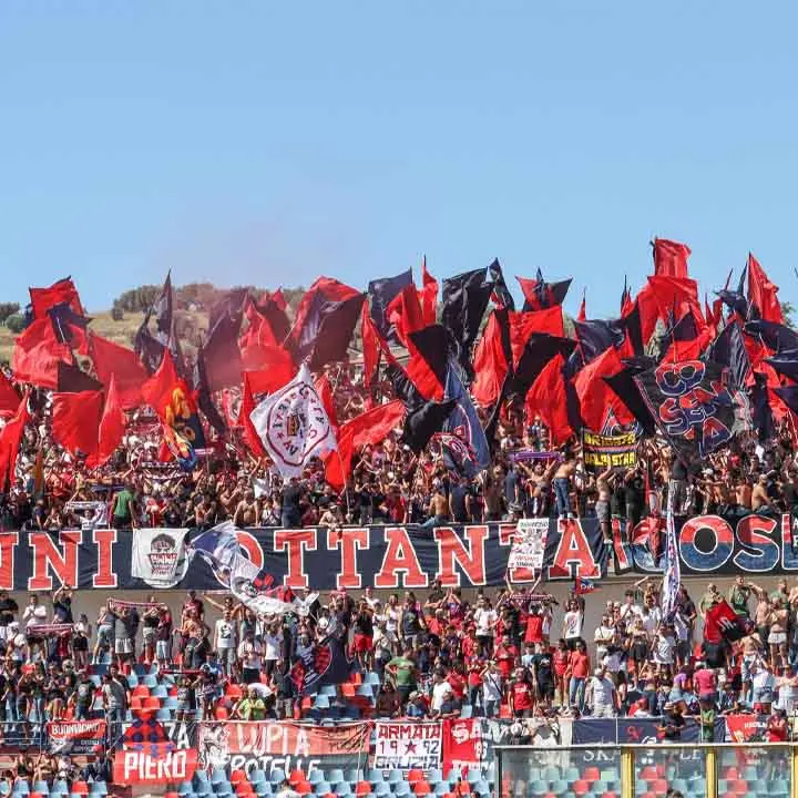 Cosenza, riecco il tifo della Curva Nord. In una nota gli ultrà della Catena spiegheranno la posizione