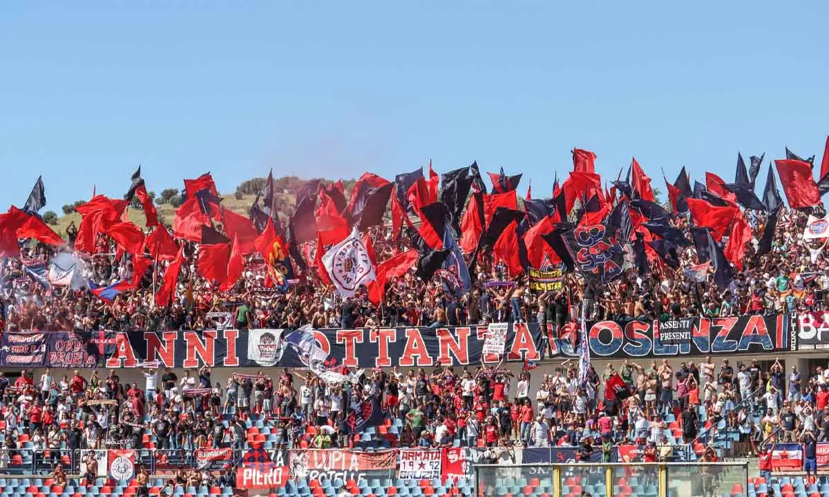 Cosenza, riecco il tifo della Curva Nord. In una nota gli ultrà della Catena spiegheranno la posizione