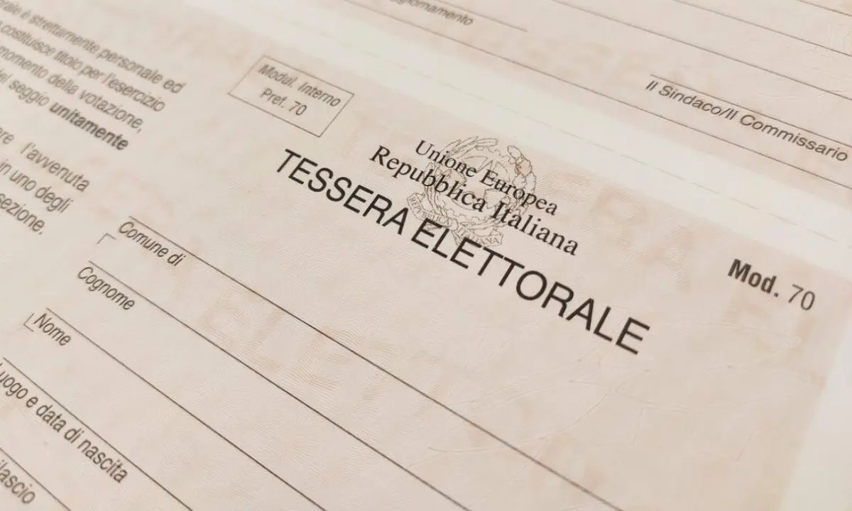 Elezioni Politiche 2022, dove e come si ritira la tessera elettorale