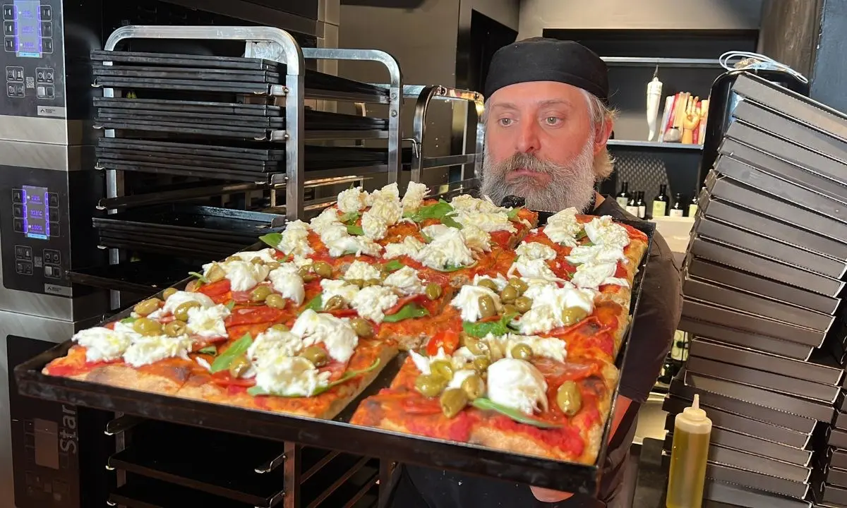 Campana Pizza in Teglia tra le eccellenze d’Italia: terza nella classifica “50 Top Pizza in Viaggio”