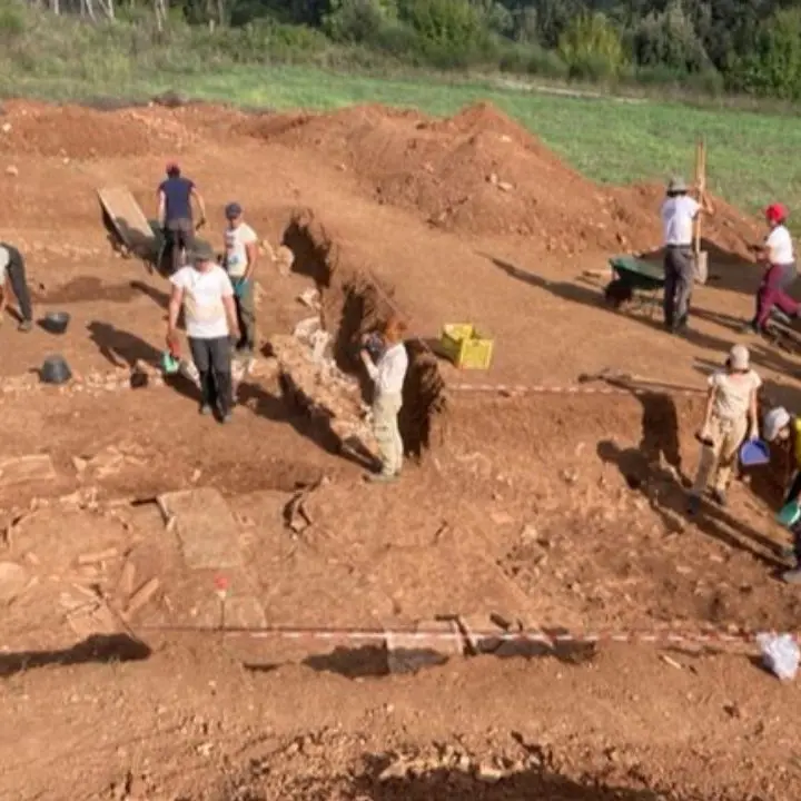 Laino Borgo, ritrovato (durante gli scavi) un settore di produzione di vasi