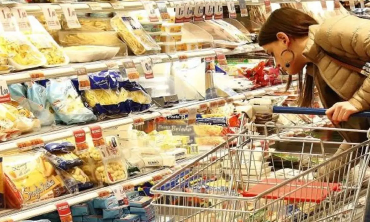 A Cosenza fare la spesa è un lusso. Carne e formaggi costano come l'oro