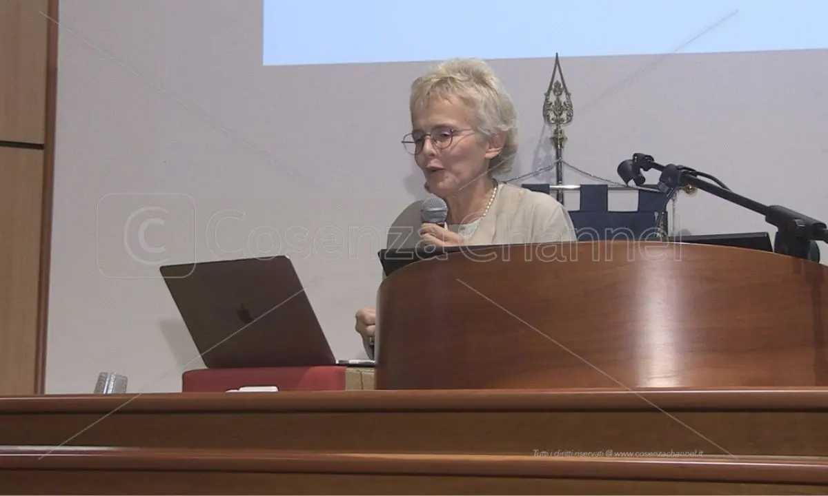 Unical di Rende, ecco la lectio magistralis della senatrice a vita Elena Cattaneo (VIDEO)