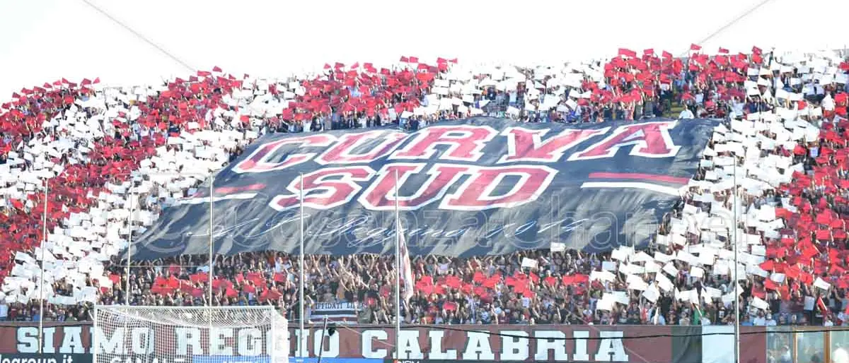 Cosenza-Reggina, già esauriti i 500 biglietti del settore ospiti per il derby