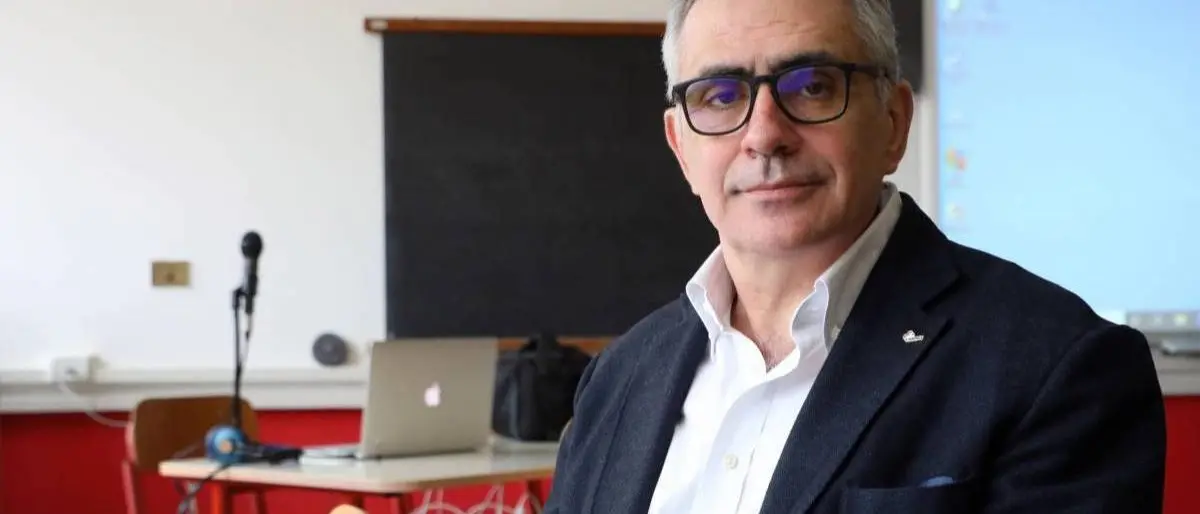 Covid, Pregliasco: «Picco non raggiunto, rischio alto anche a Natale»