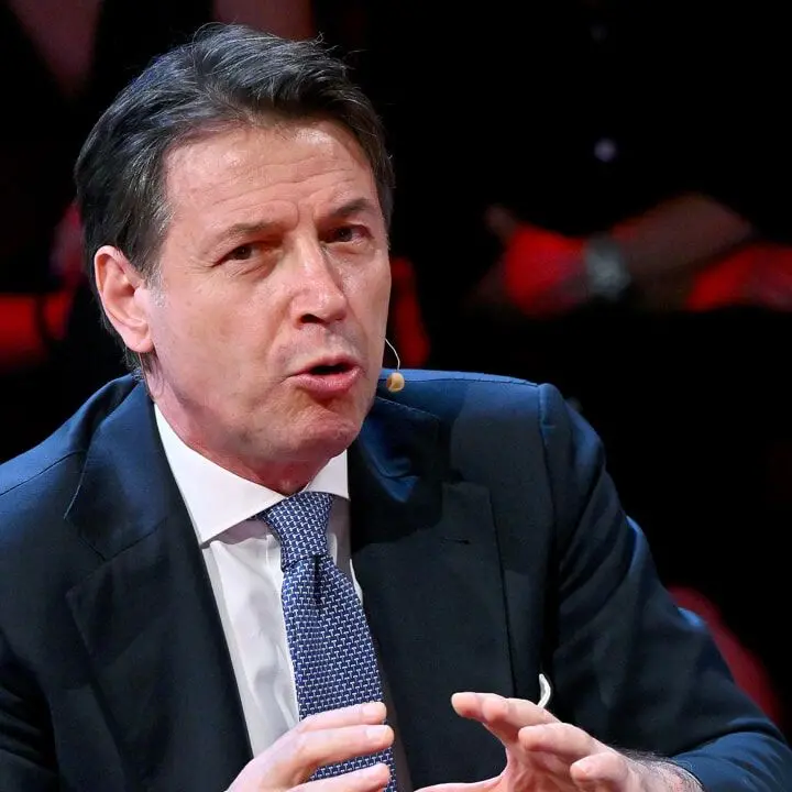 Caso Gentile, Avs in piazza a Cosenza con Conte il M5S