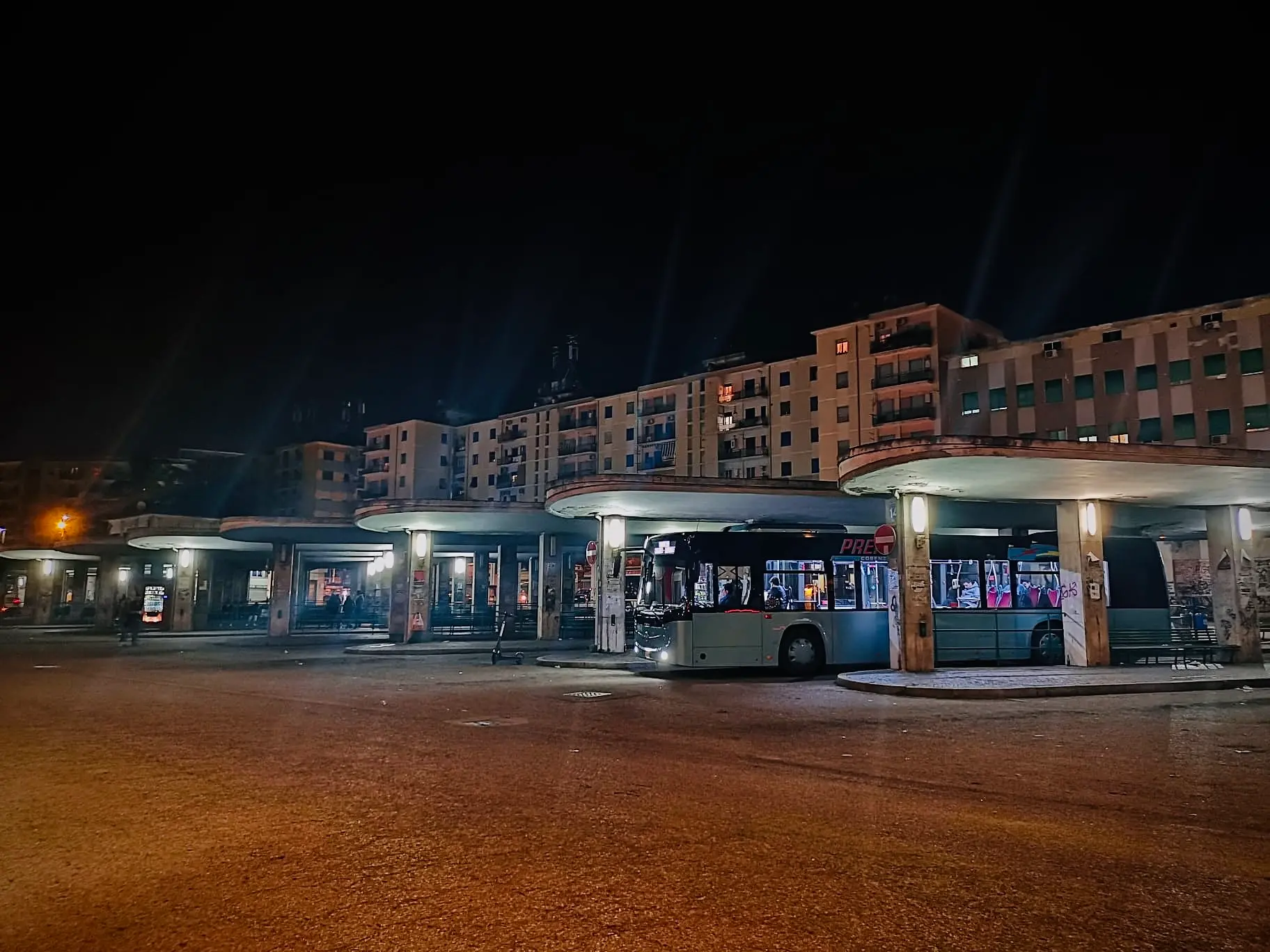 Autostazione di Cosenza, controlli a tappeto e posti di blocco. Ecco che sta succedendo