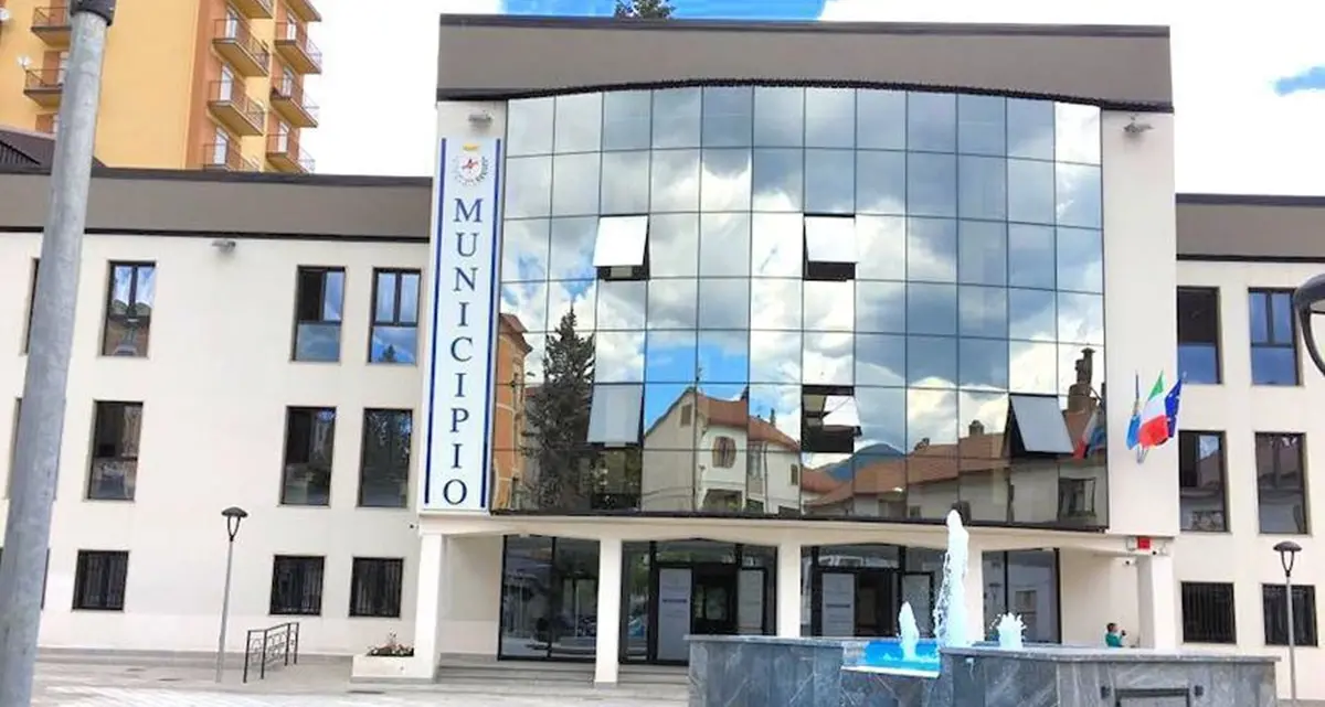 San Giovanni in Fiore, revocato appalto a Innovative Consulting. Il centrodestra: «Pagina vergognosa»\n