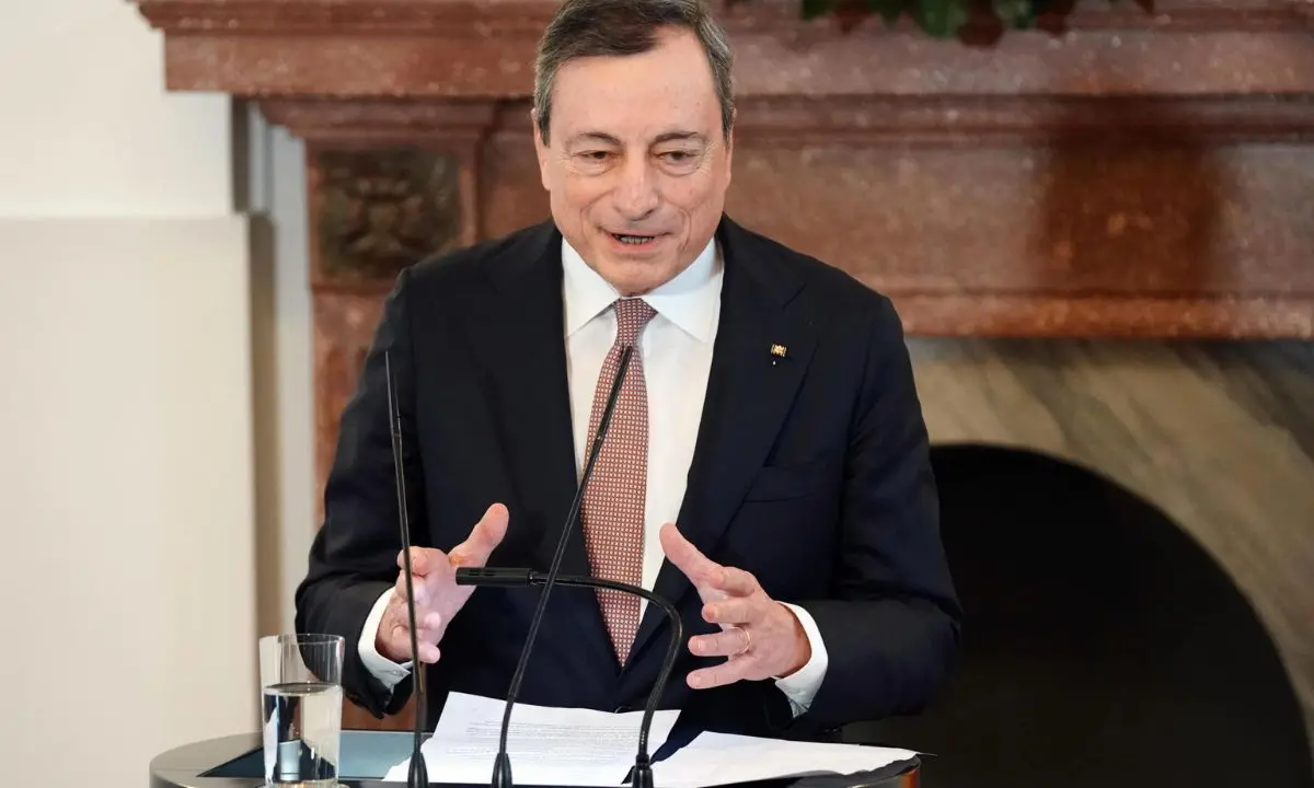 Governo, Draghi saluta i giornalisti: «Sono stati 20 mesi straordinari»