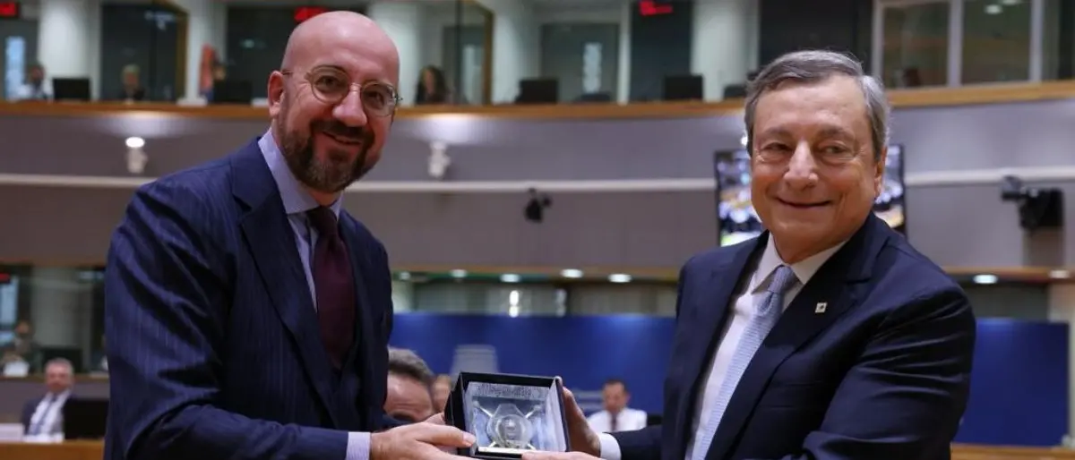 Bruxelles, il saluto dei leader europei a Mario Draghi