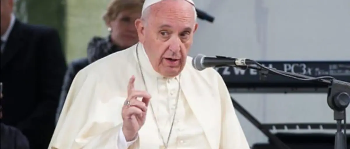 Papa Francesco, l'ultima uscita è sulle «suore con la faccia d'aceto»