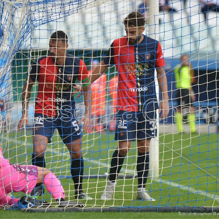 Cosenza, ko storico a Ferrara: 5 gol di scarto in B l'ultima volta 32 anni fa