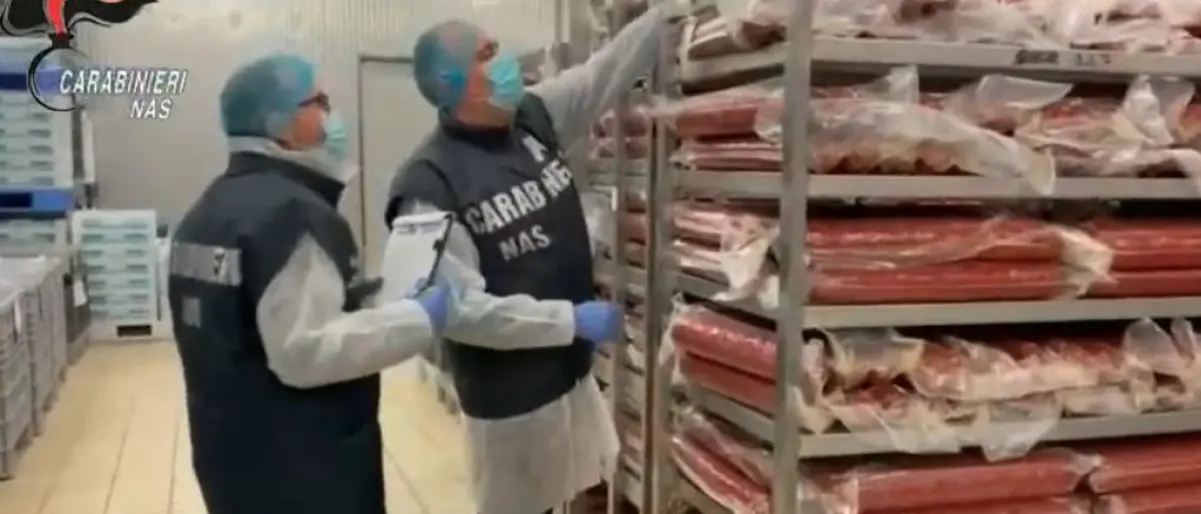 Listeria, controlli a tappeto dei carabinieri: sequestrate 14 tonnellate di alimenti irregolari