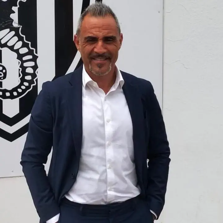 Mimmo Toscano aggredito dal collega del Montevarchi dopo la fine del match