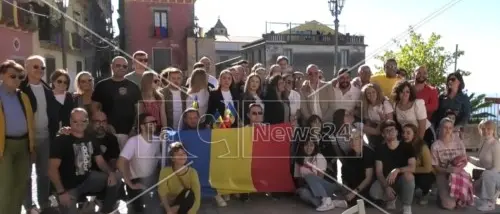 Fuscaldo epicentro dell'Europa per un giorno: gli studenti Erasmus visitano il centro storico | VIDEO