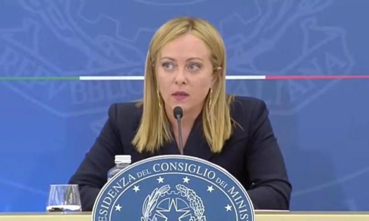 Meloni dopo il colloquio Trump-Putin: «Lavoriamo a una pace giusta. Vaticano possibile sede dei negoziati»