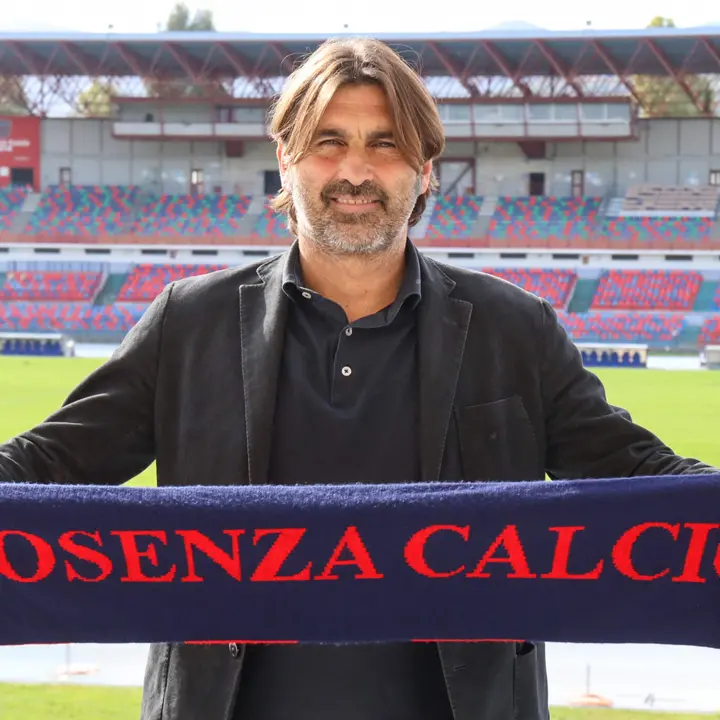 Viali è l'allenatore del Cosenza. L'ufficialità e la durata del contratto