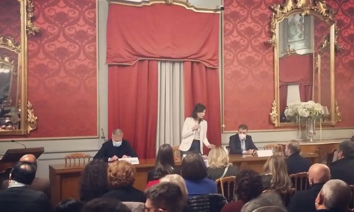 «Le foglie cadute a Cosenza sono diventate un lungo letto scivoloso»