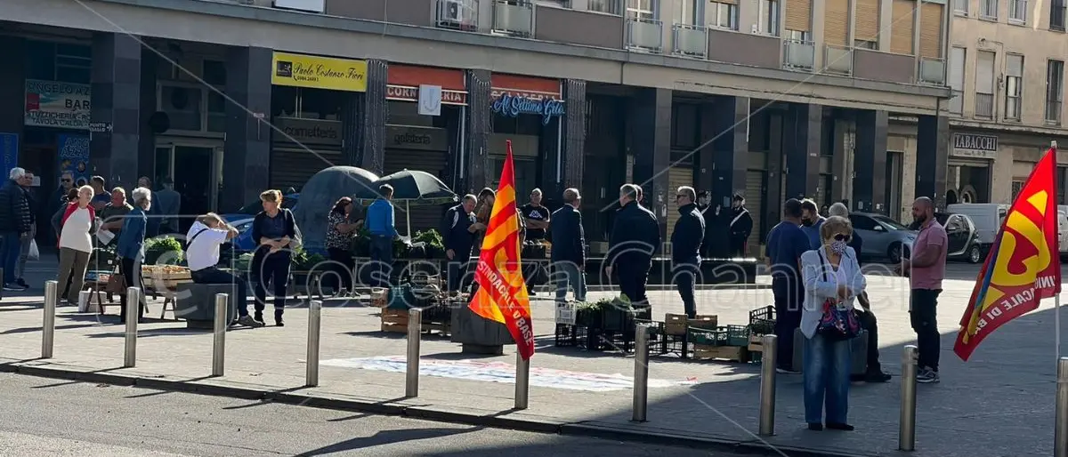 Cosenza, ancora una protesta dei contadini di via Asmara | FOTO