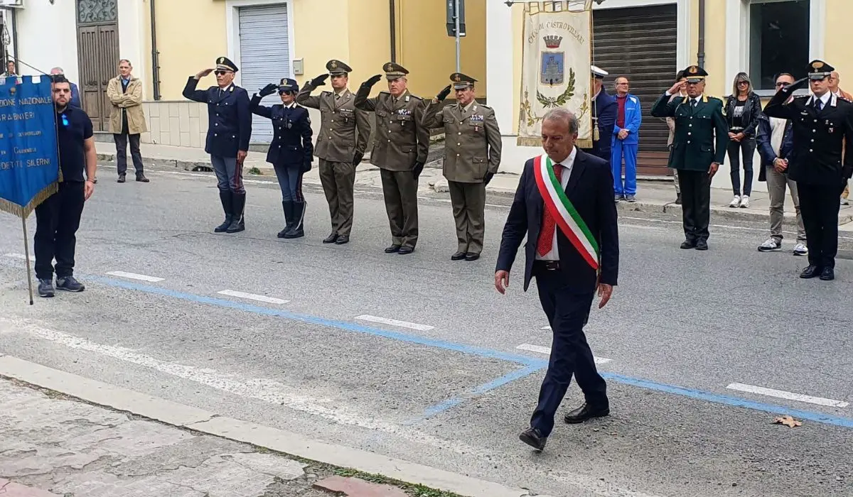 La città di Castrovillari celebra la giornata delle Forze Armate | FOTO